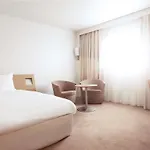 Отель Novotel Atria Centre