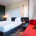 Novotel Atria Centre Hotel 4*