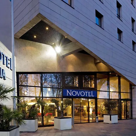 Hotel Novotel Atria Centre 4*