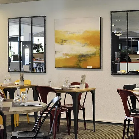 Novotel Atria Centre Hotel 4*