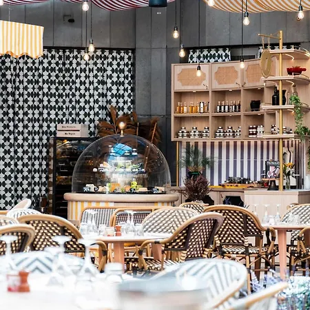 فندق Novotel Atria Centre 4*