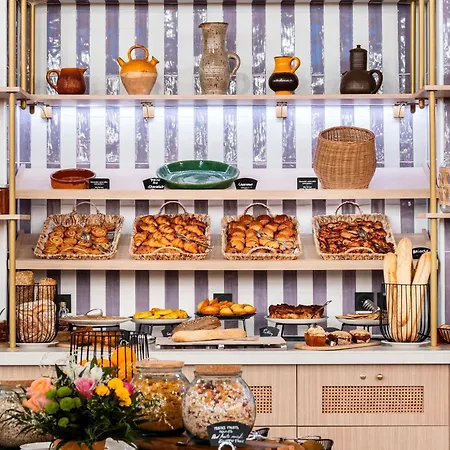 Hotel Novotel Atria Centre 4*