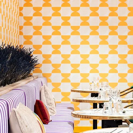 Novotel Atria Centre 4*