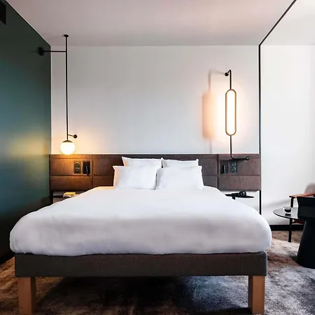 Otel Novotel Atria Centre Nîmes
