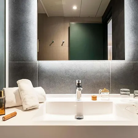 Novotel Atria Centre 4*