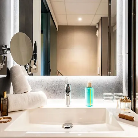 Novotel Atria Centre 4*