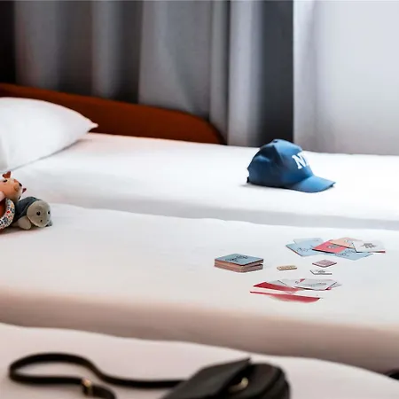 Otel Novotel Atria Centre Nîmes