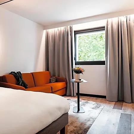 Novotel Atria Centre 4*