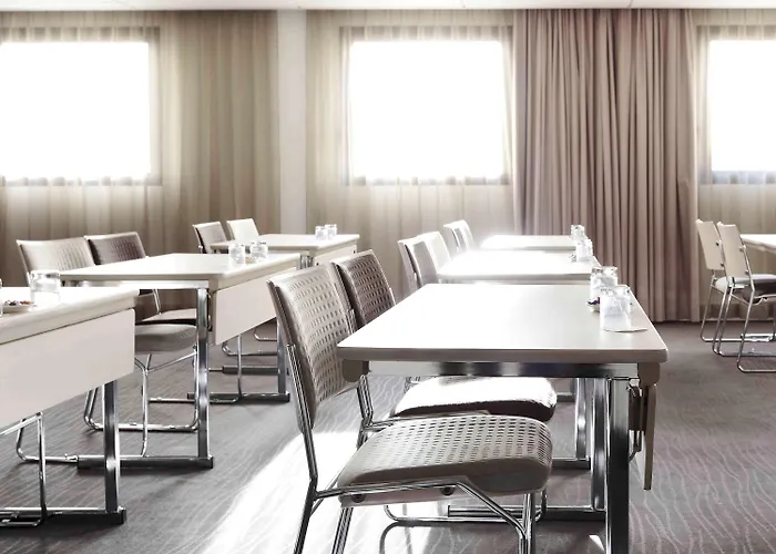 فندق Novotel Atria Centre 4*