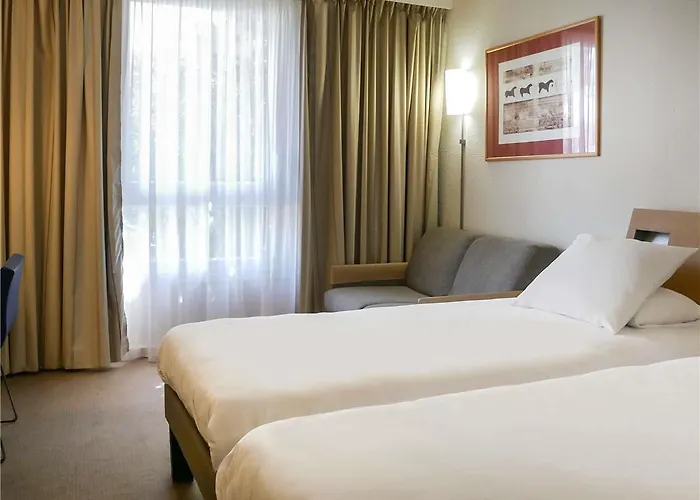 Novotel Atria Centre Отель 4*