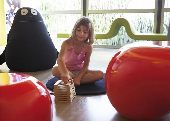 Novotel Atria Centre فندق