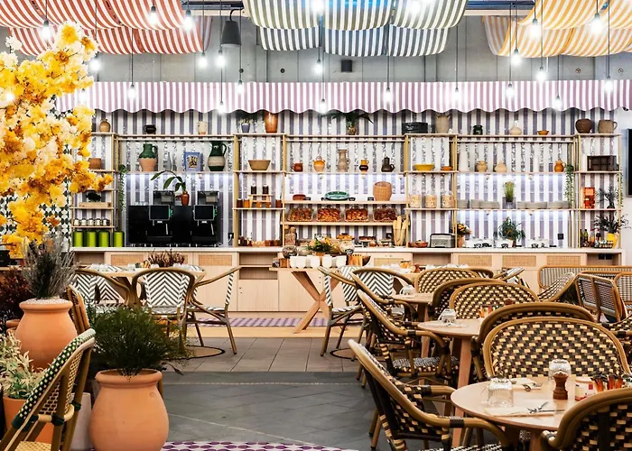 Novotel Atria Centre 4*