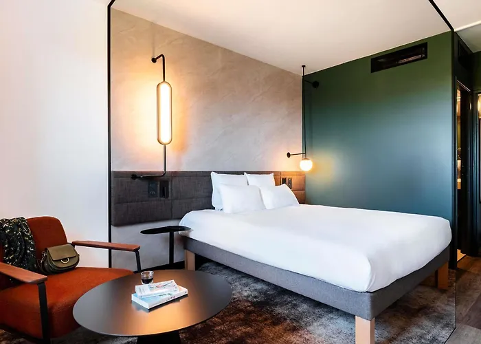 Novotel Atria Centre 4*