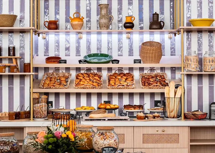 فندق Novotel Atria Centre 4*