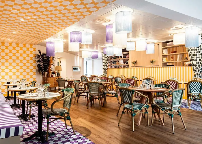 Novotel Atria Centre 4*